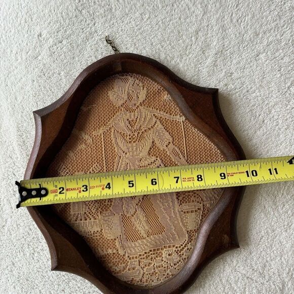 Vintage MCM White Lace Working Woman Wood Silhouette Framed hanging Wall Decor - Picture 5 of 7